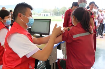 我为防疫筑长城！乐竞平台集团总部园区集体接种“第1剂”新冠疫苗
