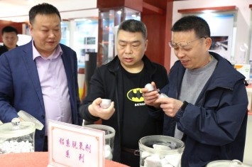 四川六合特种金属材料股份有限公司考察组到乐竞平台集团走访洽谈