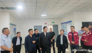 【新闻】自治区副主席包献华莅临旭峰公司考察指导工作