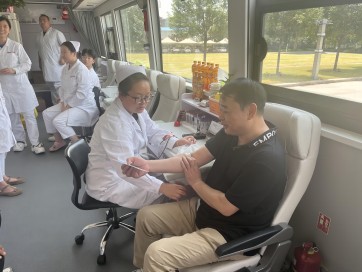 汇聚乐竞平台正能量 无偿献血传爱心丨乐竞平台集团开展无偿献血公益活动